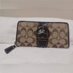 Coach Tan and Black Signature Wallet VGUC